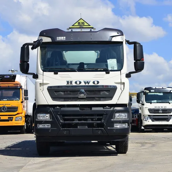 Export-Grade-Sinotruk-6X4-10000L-off-Road-Fuel-Tank-Truck