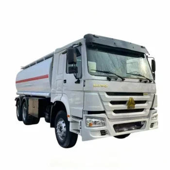 Fast Shipping HOWO 371 6X4 28t Load Capacity Tank Truck